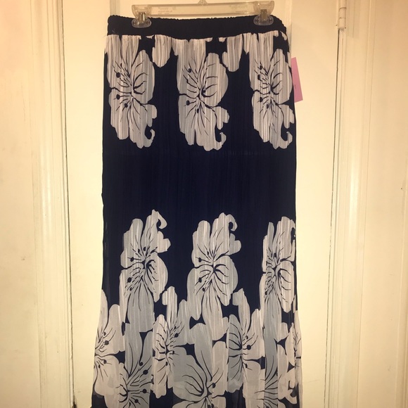 Ladies Maxi skirt - Picture 3 of 6